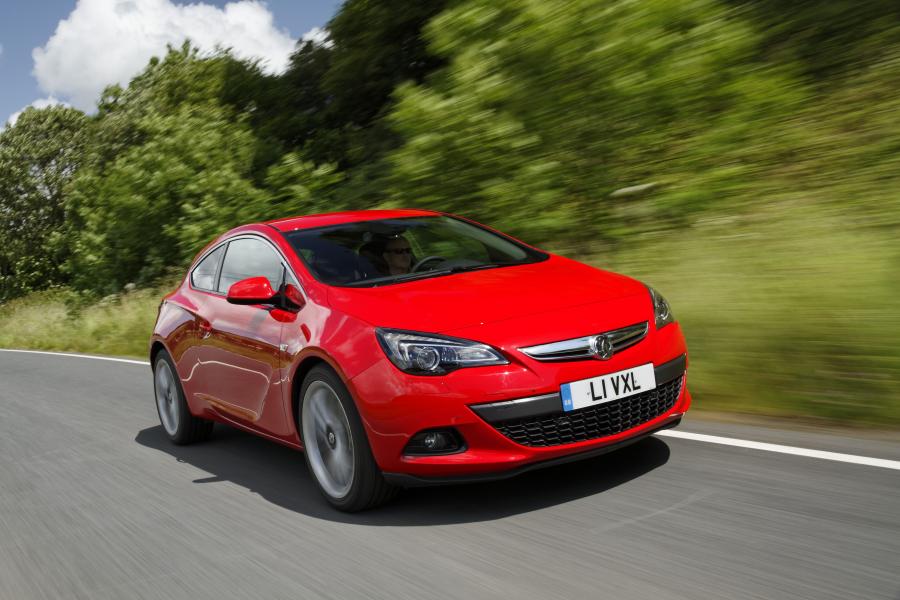  Vauxhall Astra GTC 2012 года  (фото 40 из 62)